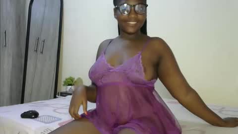 Snapshot of sucker_queen chatting on 01-13-26, 01:33 Beverly online show from 01-13-26, 01:33