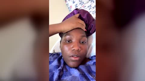 Snapshot of sucker_queen chatting on 01-16-26, 07:23 Beverly online show from 01-16-26, 07:23