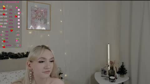 Snapshot of sue_everett chatting on 12-20-24, 12:38 sue_everett online show from 12-20-24, 12:38