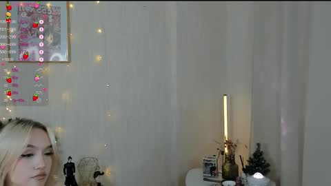 Snapshot of sue_everett chatting on 12-22-24, 12:05 sue_everett online show from 12-22-24, 12:05