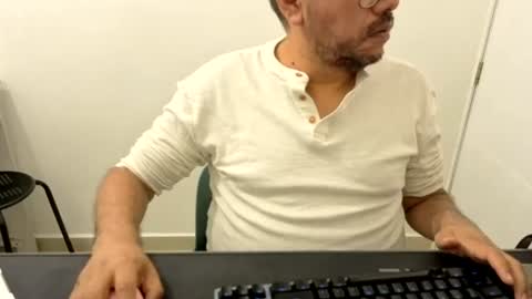 Johnny online show from 06-30-26, 09:16