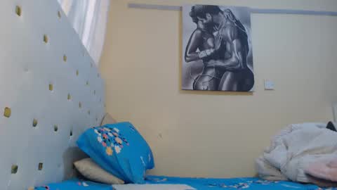 Snapshot of sugarlips_05 chatting on 05-06-26, 11:37 sugar online show from 05-06-26, 11:37