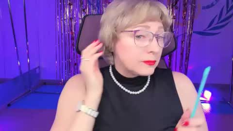 Vivien online show from 02-22-25, 09:01