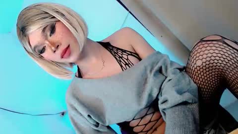 Snapshot of sugarxbaby_ chatting on 06-11-26, 01:42 LoveSugar online show from 06-11-26, 01:42