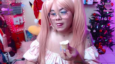 Snapshot of suimi_2 chatting on 12-20-24, 09:39 Suimi online show from 12-20-24, 09:39