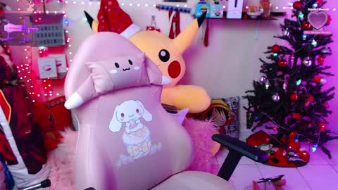 Snapshot of suimi_2 chatting on 12-22-24, 02:16 Suimi online show from 12-22-24, 02:16