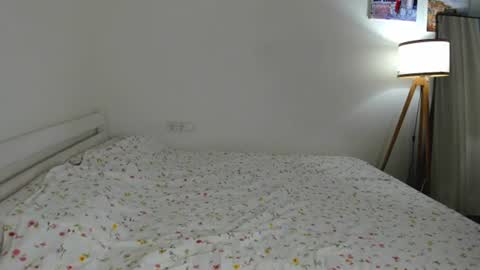 Snapshot of sulang chatting on 06-17-26, 01:30 Suleiman and Angie online show from 06-17-26, 01:30