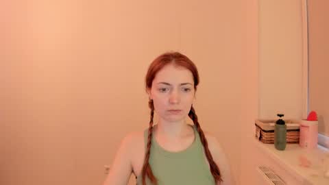 Summer Preston online show from 03-25-26, 03:18