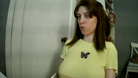 Snapshot of summerbluesky chatting on 07-03-26, 04:57 summerbluesky online show from 07-03-26, 04:57