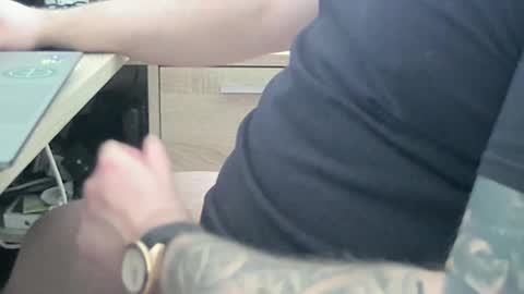 Snapshot of sun_is_dark chatting on 04-11-26, 10:08 Luka online show from 04-11-26, 10:08