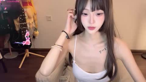 Snapshot of sunflowerbbb chatting on 11-24-25, 07:08 coco online show from 11-24-25, 07:08