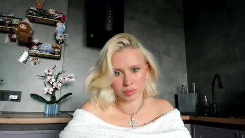 sunlovv online show from 07-15-26, 08:52