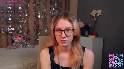 Kiki online show from 02-18-26, 01:23