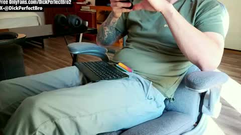 sunny valentine online show from 04-17-26, 01:14