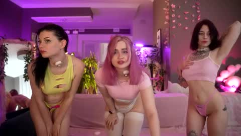 Snapshot of sunnyfia chatting on 05-28-26, 03:04 Fia - TG - Mia - Alice - online show from 05-28-26, 03:04