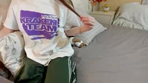 Alina   Streams Mon to Fri online show from 11-12-25, 01:00