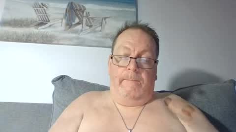 Snapshot of sunspotbaby chatting on 07-12-26, 01:07 Sunspotbaby online show from 07-12-26, 01:07