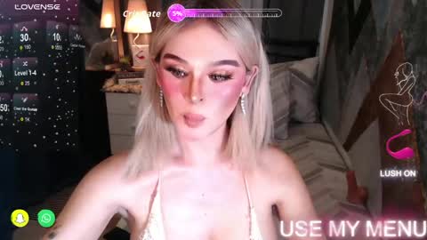 Snapshot of superh0tangelxx chatting on 04-21-26, 02:51 CARMINA online show from 04-21-26, 02:51