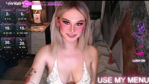Snapshot of superh0tangelxx chatting on 04-26-26, 01:25 CARMINA online show from 04-26-26, 01:25