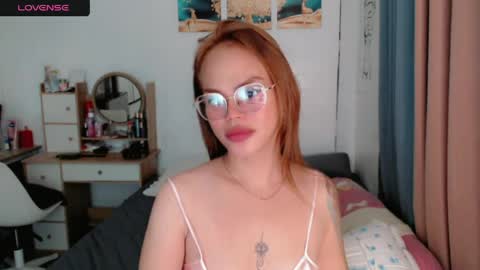 Snapshot of superhotvaleria chatting on 06-04-26, 10:05 Im val online show from 06-04-26, 10:05