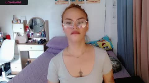 Snapshot of superhotvaleria chatting on 06-08-26, 01:28 Im val online show from 06-08-26, 01:28