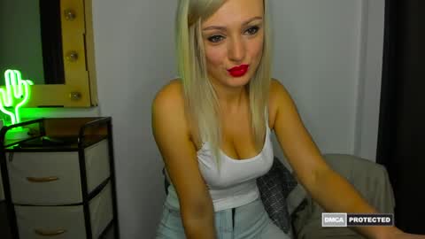 Snapshot of supernatalie chatting on 06-04-26, 05:19 Natalie online show from 06-04-26, 05:19