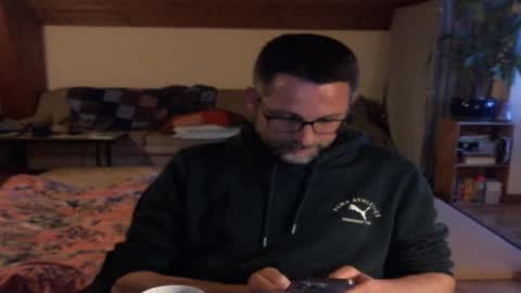 Snapshot of supersquirrel81 chatting on 05-06-26, 06:46 supersquirrel81 online show from 05-06-26, 06:46
