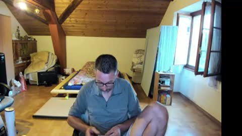 supersquirrel81 online show from 08-08-26, 04:25