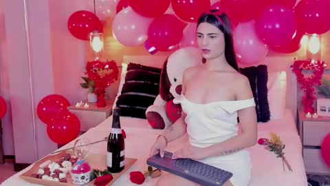 Snapshot of susanadams1 chatting on 02-14-26, 12:35 Susan online show from 02-14-26, 12:35