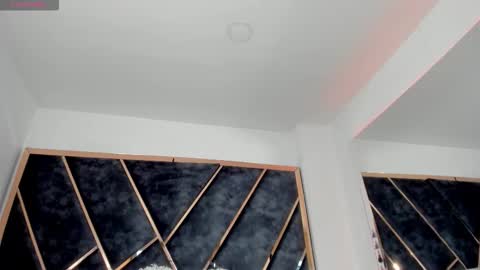 susanahenao online show from 12-01-25, 07:08