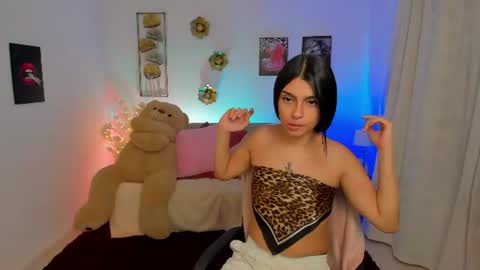 Snapshot of susi_doll1 chatting on 06-21-26, 02:19 susi_doll1 online show from 06-21-26, 02:19
