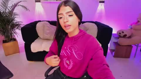 Snapshot of susi_doll1 chatting on 07-28-26, 07:04 susi_doll1 online show from 07-28-26, 07:04