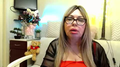 SusiexNoreen online show from 05-25-26, 01:55