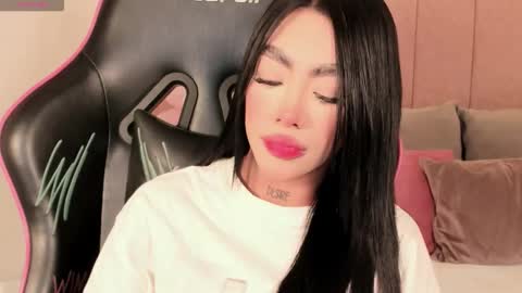 Snapshot of sussie_thompsom chatting on 02-23-26, 05:10 Sussie Tompsom online show from 02-23-26, 05:10