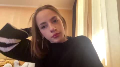 Emila online show from 05-15-26, 12:12