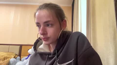 Emila online show from 05-30-26, 10:34