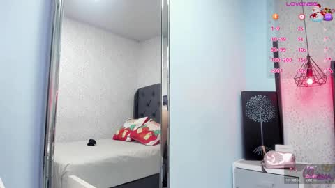 S U Z E T  online show from 12-17-25, 07:31