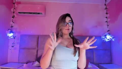 Snapshot of suzylee_ chatting on 06-16-26, 12:13 suzylee_ online show from 06-16-26, 12:13