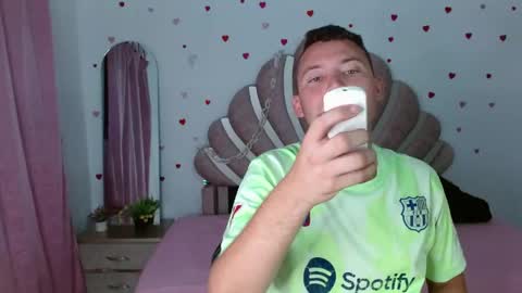 Snapshot of sven_fox723 chatting on 05-10-26, 03:50 Sven online show from 05-10-26, 03:50