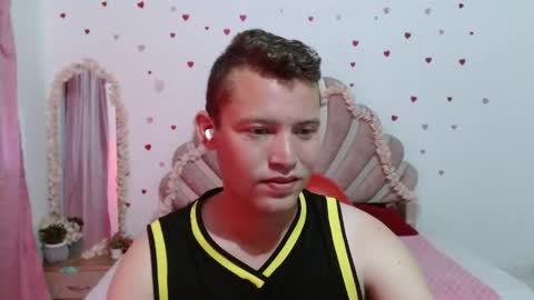 Snapshot of sven_fox723 chatting on 05-26-26, 12:34 Sven online show from 05-26-26, 12:34