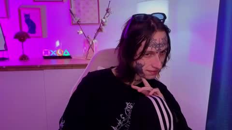 Eric online show from 04-10-26, 01:05