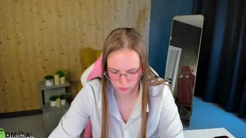 Emma online show from 07-21-26, 04:59