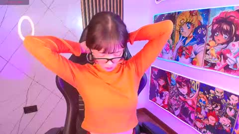 Snapshot of sweet_1angel chatting on 05-21-26, 04:19 Sweet 1Angel online show from 05-21-26, 04:19
