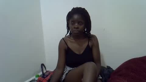 Snapshot of sweet_bela1 chatting on 03-07-26, 01:19 Queen online show from 03-07-26, 01:19