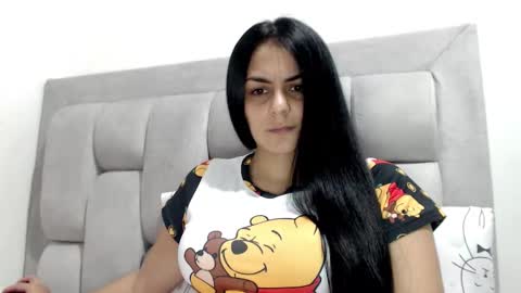 Snapshot of sweet_bunnyxx chatting on 11-02-25, 03:53 dulce online show from 11-02-25, 03:53