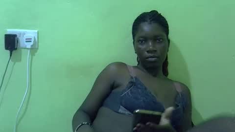 sweet_cherie1 online show from 04-16-26, 08:20