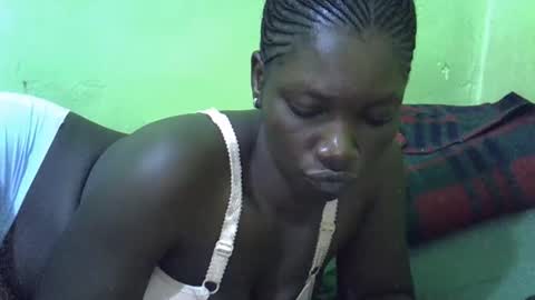 sweet_cherie1 online show from 06-01-26, 07:26