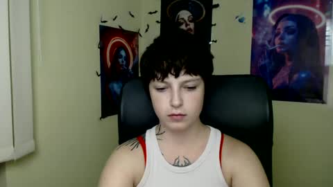 Snapshot of sweet_cherryg chatting on 06-25-26, 06:56 Ivy online show from 06-25-26, 06:56