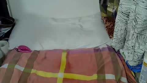 sweet_diva19 online show from 05-13-26, 06:22