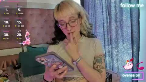  emmili  online show from 06-03-26, 02:33